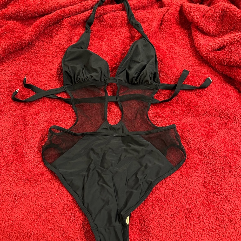 One piece swim suit